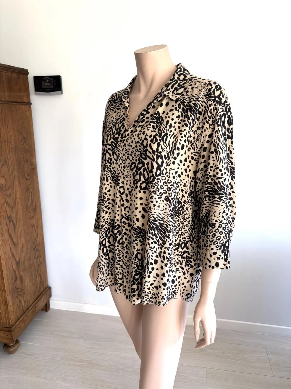 Primark leopard blouse – 40 – kraag & V‑hals – 100% viscose